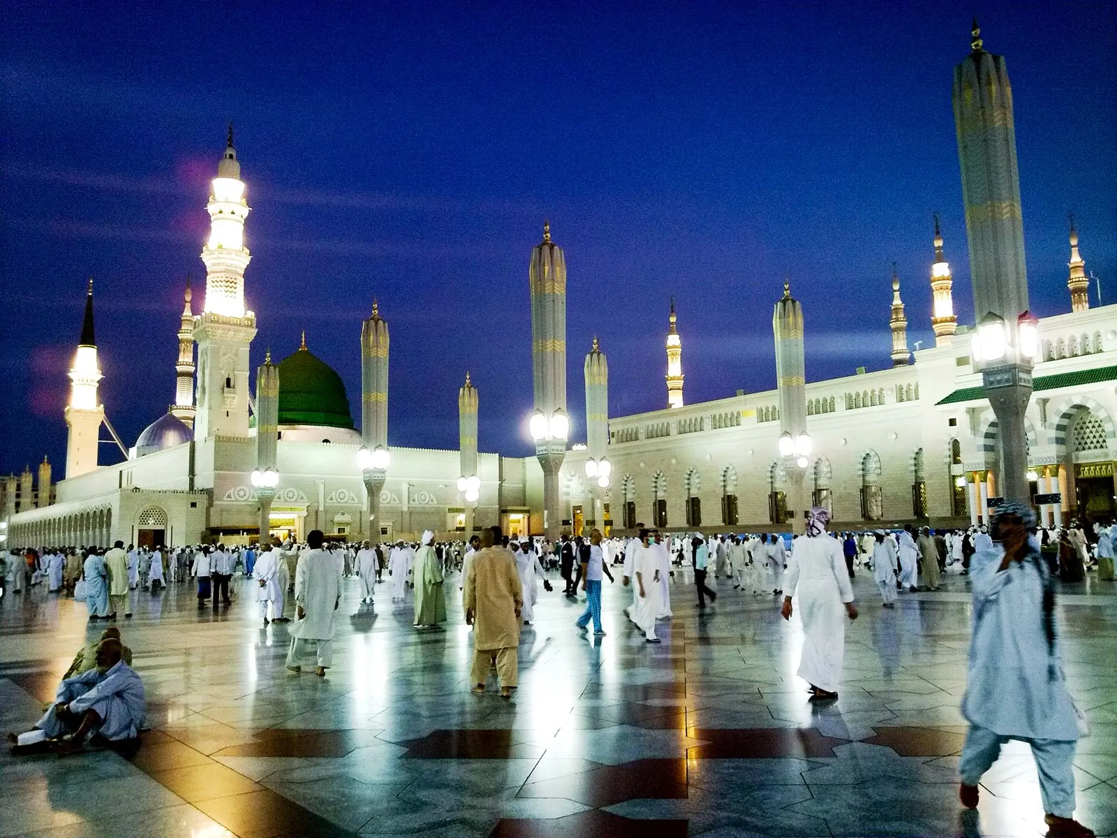 tomb Prophets Mosque dome Medina Saudi Arabia